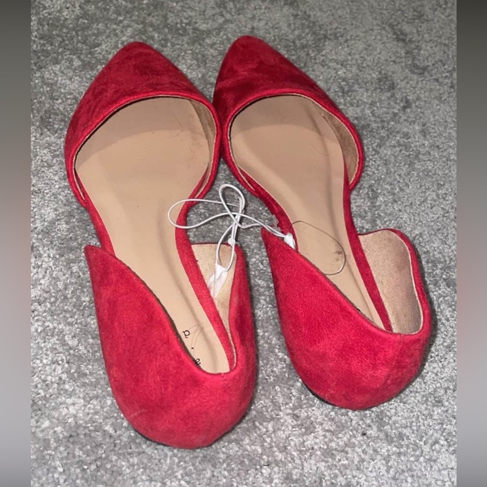 Never Worn a new day Red Flats with d'Orsay Cut and Pointed Toe